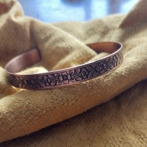 VTG 70's floral engraved solid copper cuff bracelet